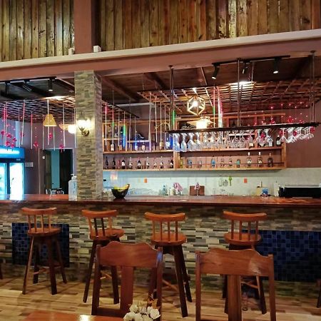 קורוזאל Sunshine View Hotel And Restaurant מראה חיצוני תמונה