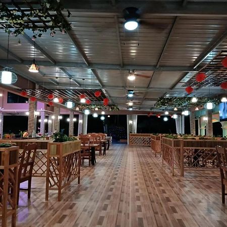 קורוזאל Sunshine View Hotel And Restaurant מראה חיצוני תמונה