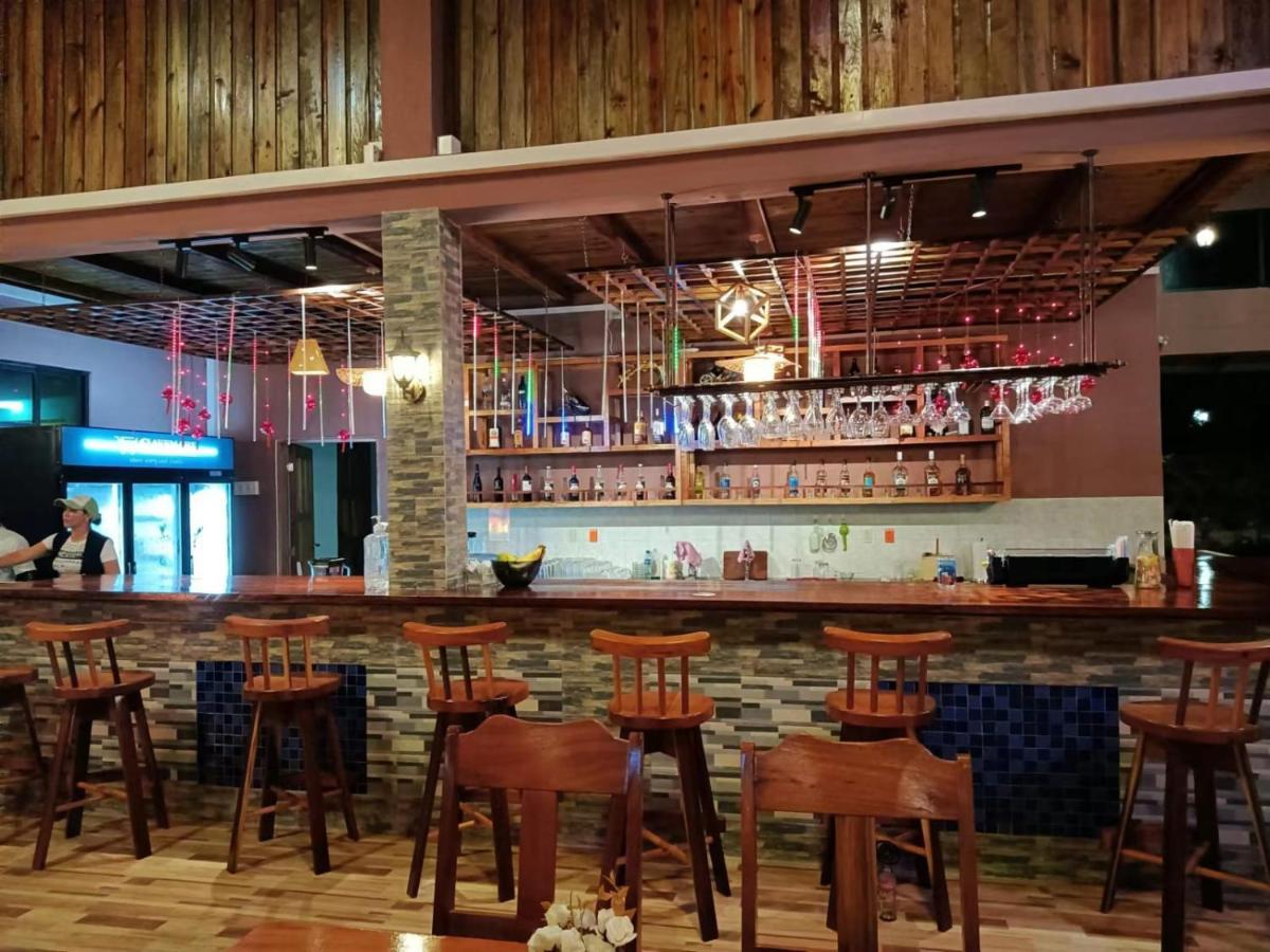 קורוזאל Sunshine View Hotel And Restaurant מראה חיצוני תמונה