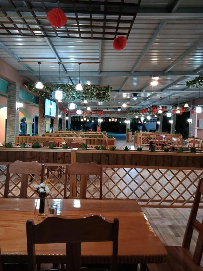 קורוזאל Sunshine View Hotel And Restaurant מראה חיצוני תמונה