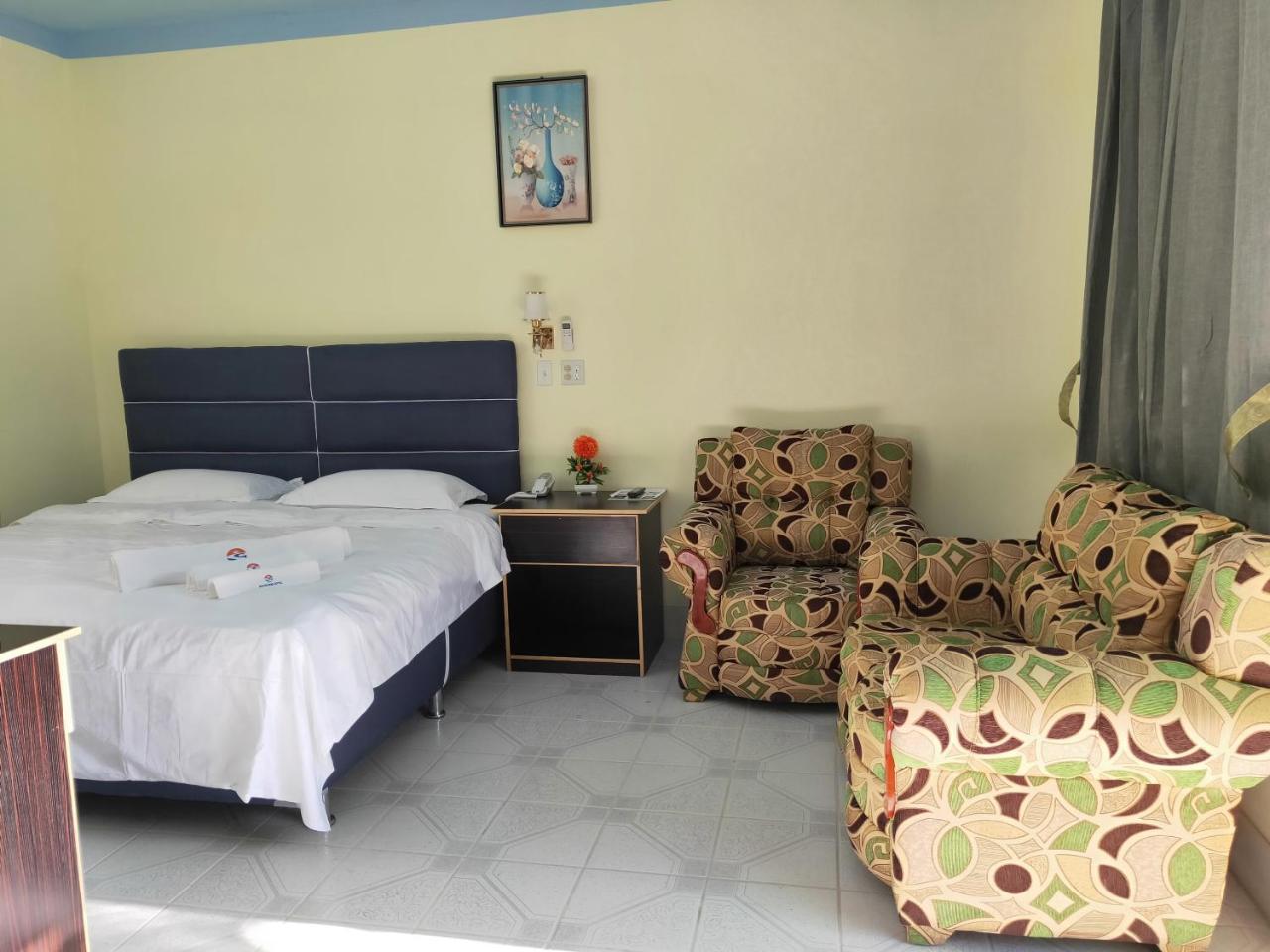 קורוזאל Sunshine View Hotel And Restaurant מראה חיצוני תמונה
