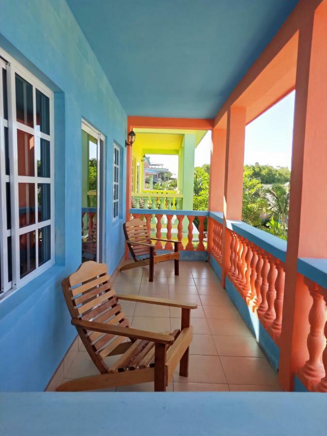 קורוזאל Sunshine View Hotel And Restaurant מראה חיצוני תמונה